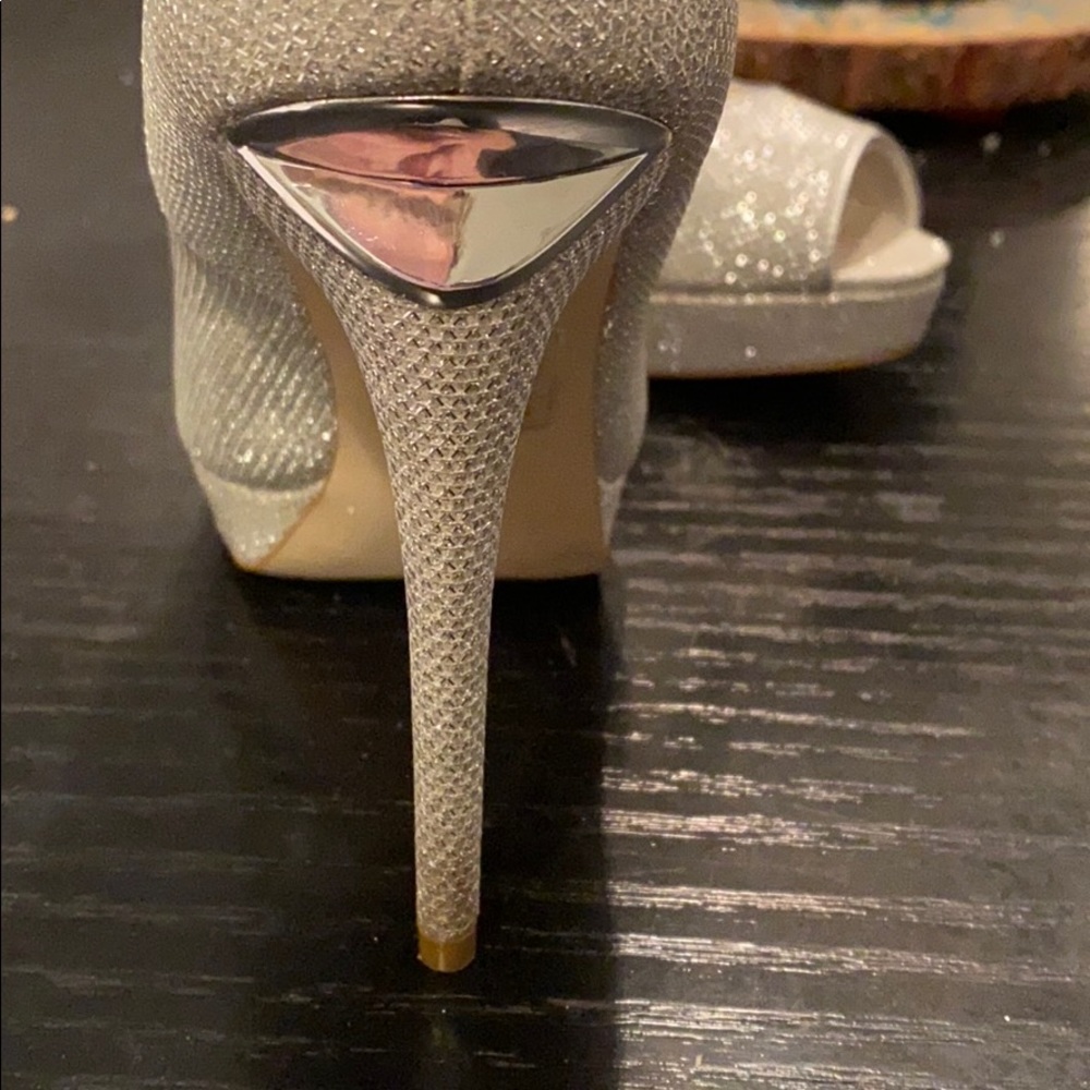 Heels 👠 - Picture 3 of 3